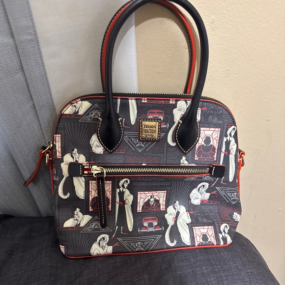 Cruella de Vil Dooney and Bourke purse - Picture 1 of 2
